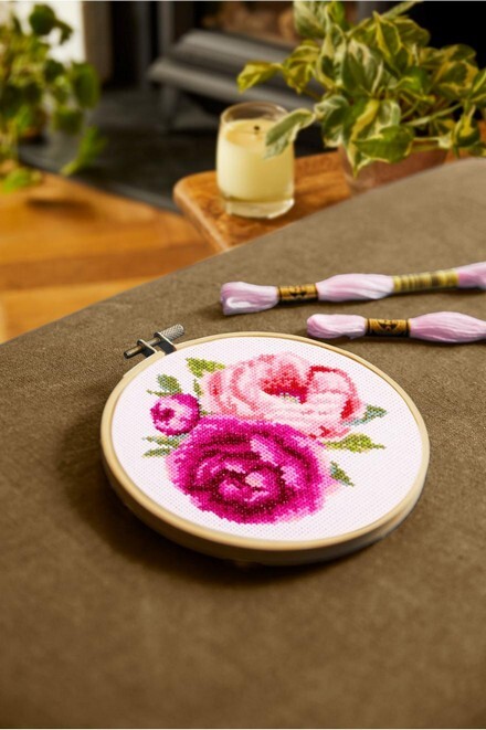 BK1895 Pivoines roses Kit point de croix
