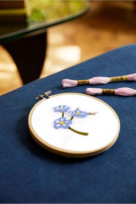 TB237 Kit broderie myosotis