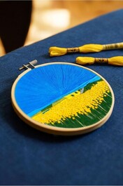 TB195 Kit broderie champs de tournesols par Victoria Rose Richards